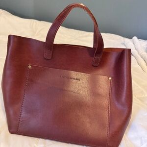 Portland Leather Medium Crossbody